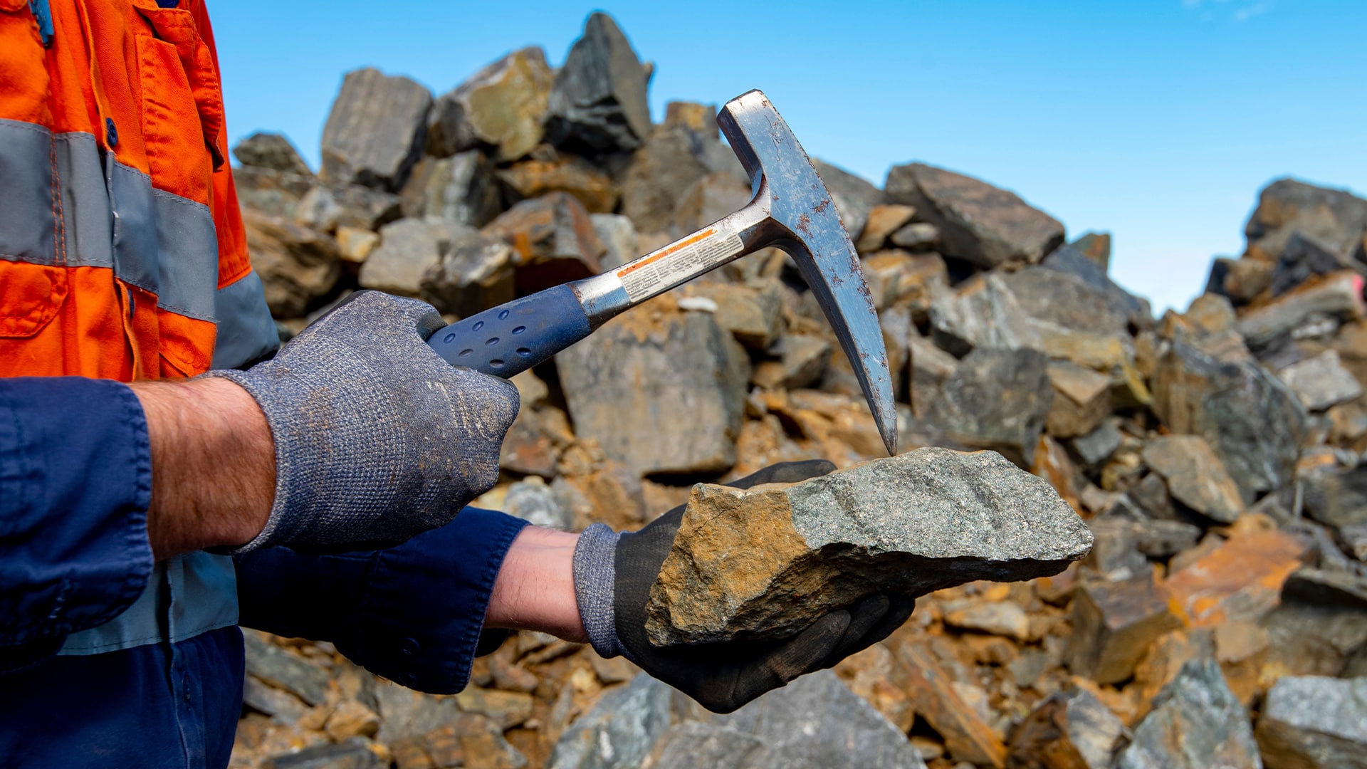 Добыча редкоземельных металлов