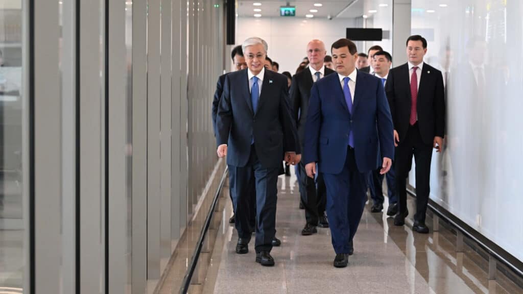 Токаев оценил модернизированный аэропорт Кызылорды