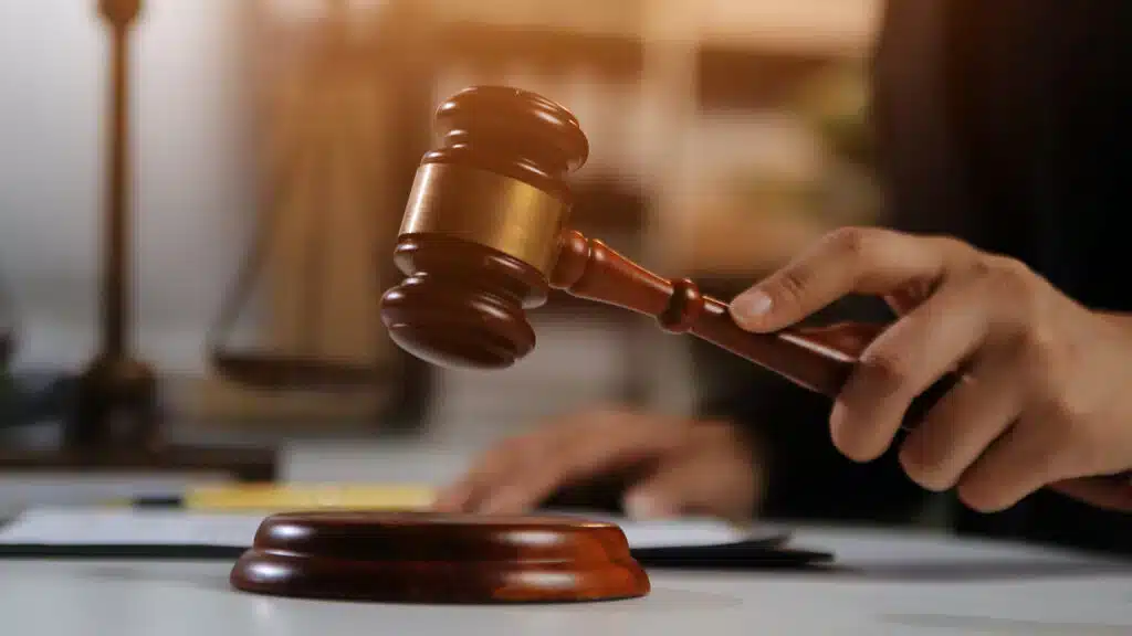 Ауыл әкіміне ұсақ бұзақылық үшін айыппұл салынды / фото: Kursiv.Media мұрағаты