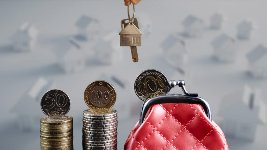 В Казахстане хотят ограничить перепродажу квартир, купленных на пенсионные