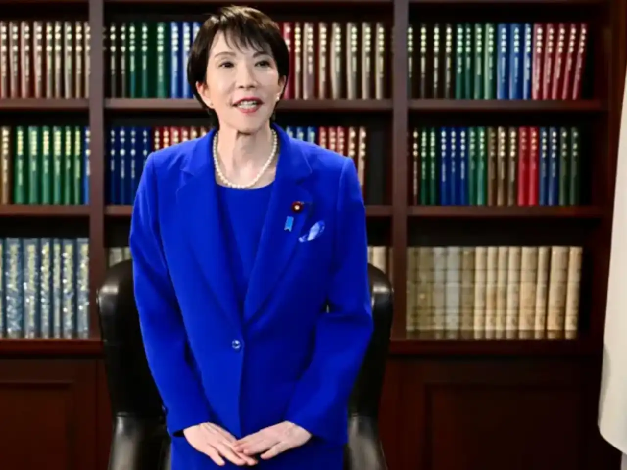 Лагерьдегі кеңесшілер арасындағы жыныстық қатынас Фото көру үшін отырды