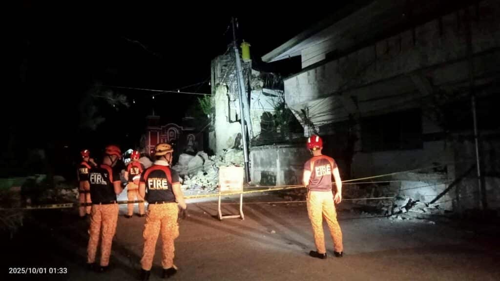 Филиппинде жер сілкініп, ондаған адам қаза тапты