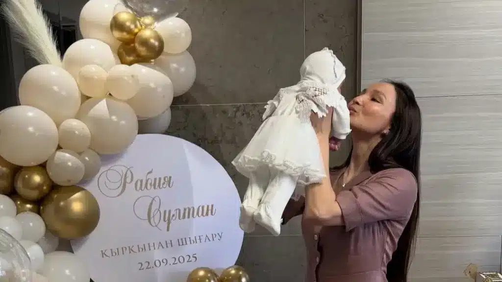 Жұлдыз Әбдікәрімова жақында сәбиін қырқынан шығарған еді / фото: Instagram