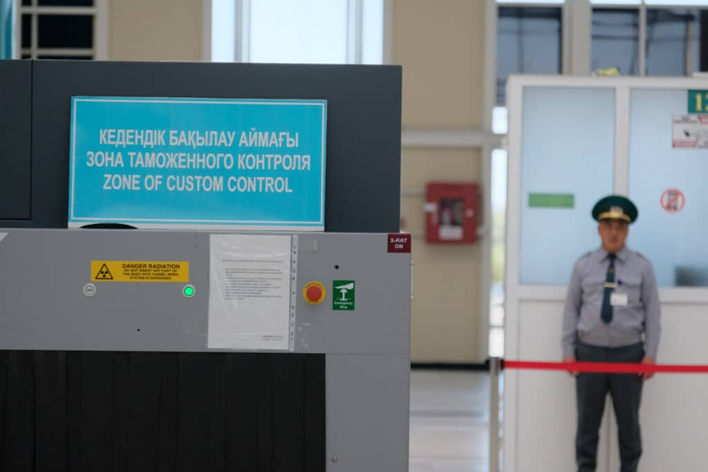 Казахстан и Китай договорились обмениваться бланками для пересечения границы