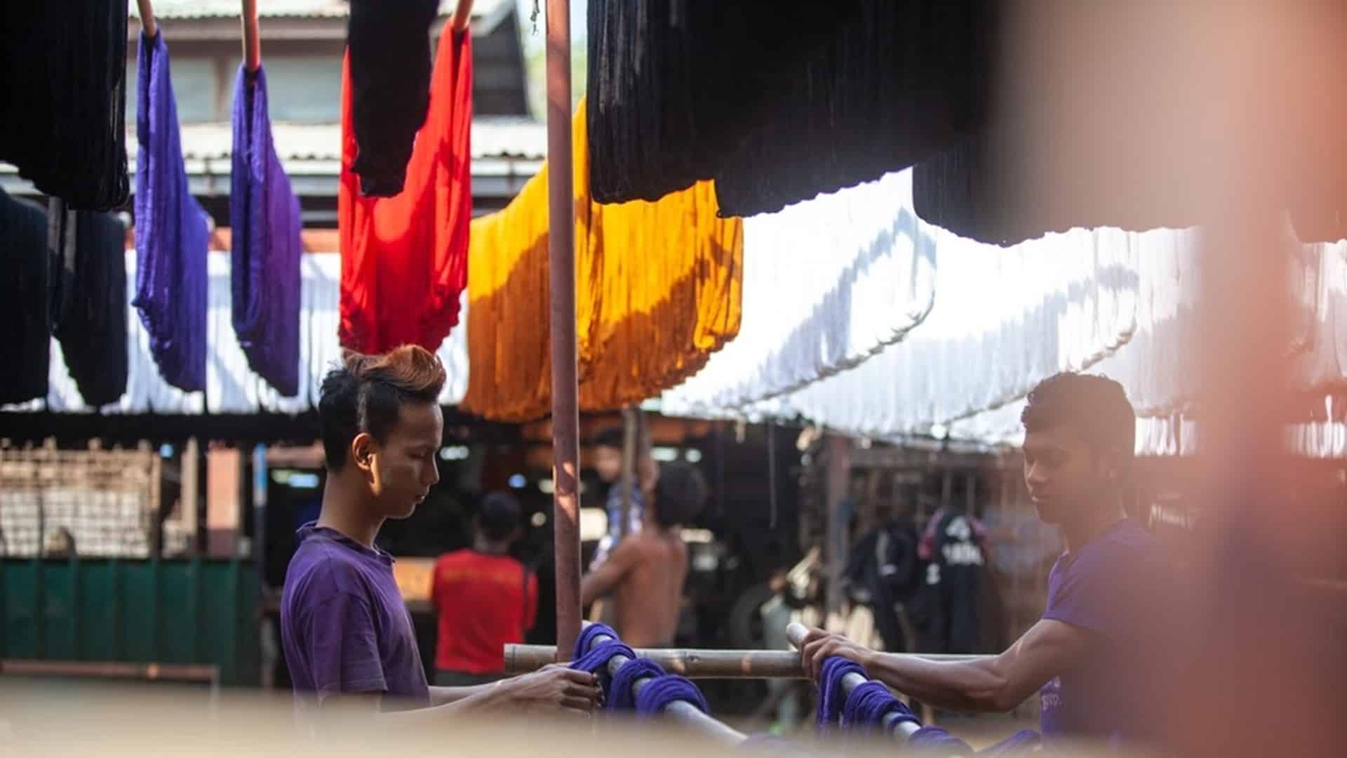 Мандалай (Мьянма) шетіндегі жібек пен мақта фабрикасы / фото: shutterstock