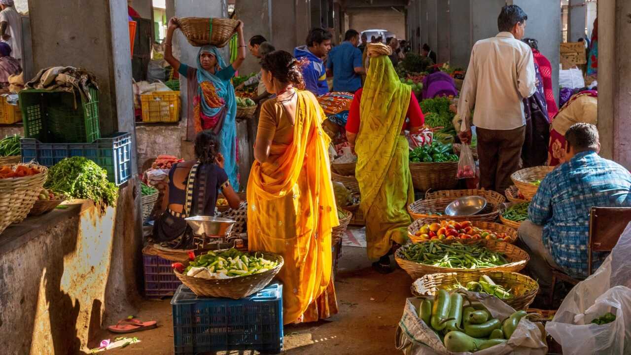 Үстел астындағы порно видео