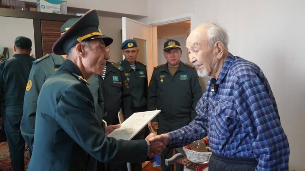 Соғыс ардагері Қамбар Сәрсенов 101 жасқа толды