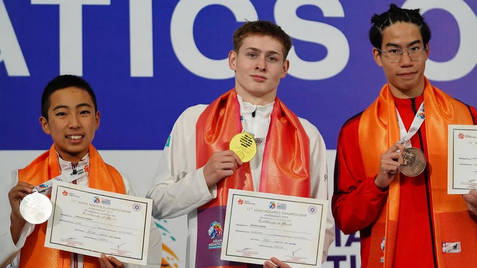 Синхронист Виктор Друзин с золотой медалью чемпионата Азии-2025