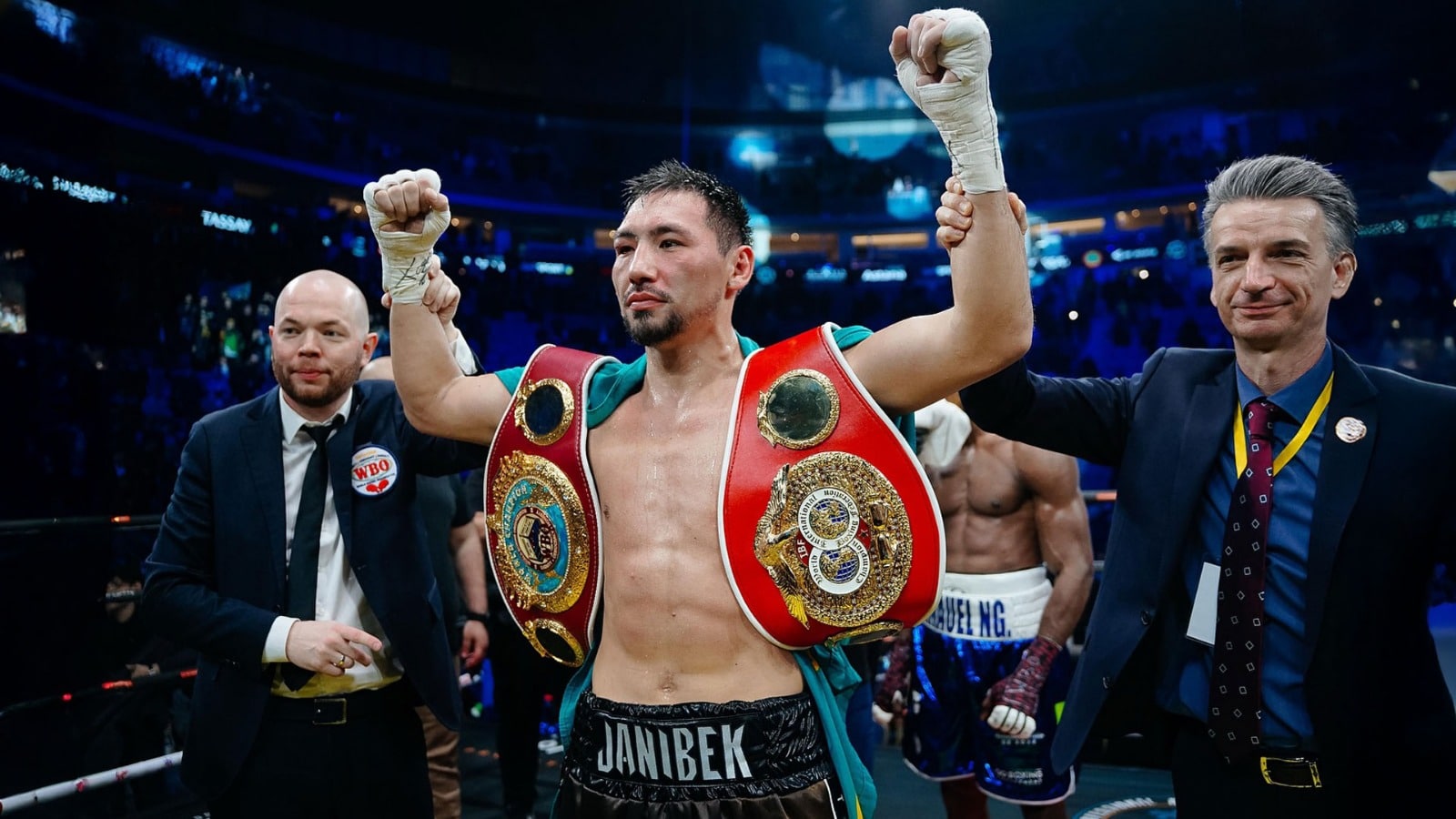Чемпион мира в среднем весе по версии WBO и IBF Жанибек Алимханулы подписал контракт на бой с чемпионом WBA – кубинцем Эрисланди Ларой