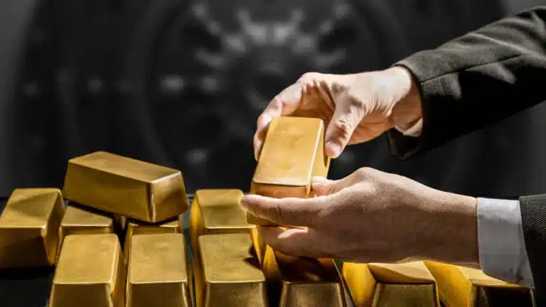 Are we in a crisis? Kazakhstanis are stockpiling gold