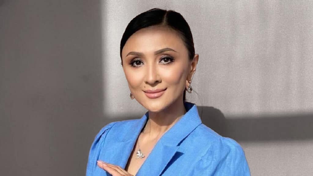 Меруерт Түсіпбаева оқырмандарынан орындауына баға беруді сұрады / Фото: instagram.com/meruert_tusupbaeva