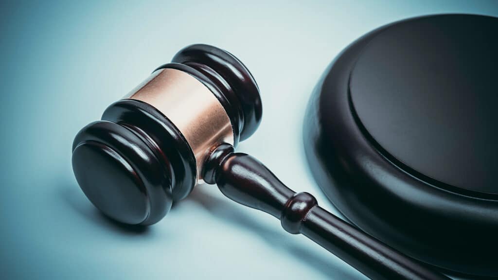 Абенов предложил лишить казахстанских судей иммунитета