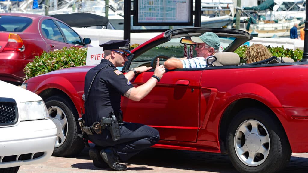 Все больше стран вводят штрафные баллы, но Казахстан пока не спешит