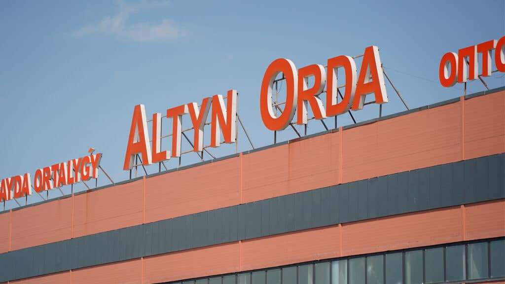 Руководство рынка "Алтын Орда" помирилось с продавцами