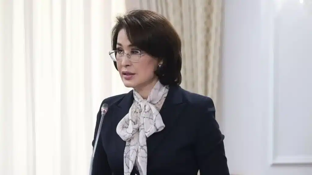 Акмарал Альназарова