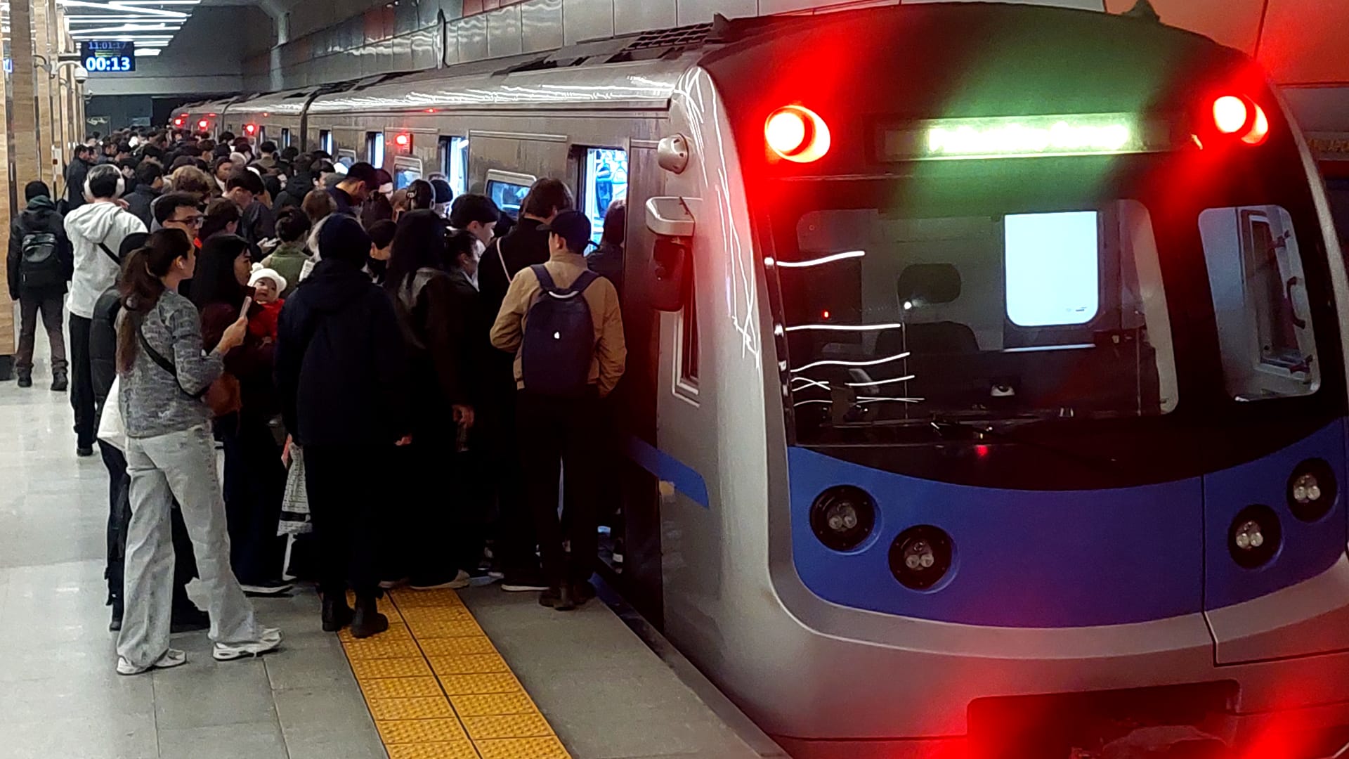 Новая станция «Калкаман» может не повлиять на проблему пробок и давку в метро