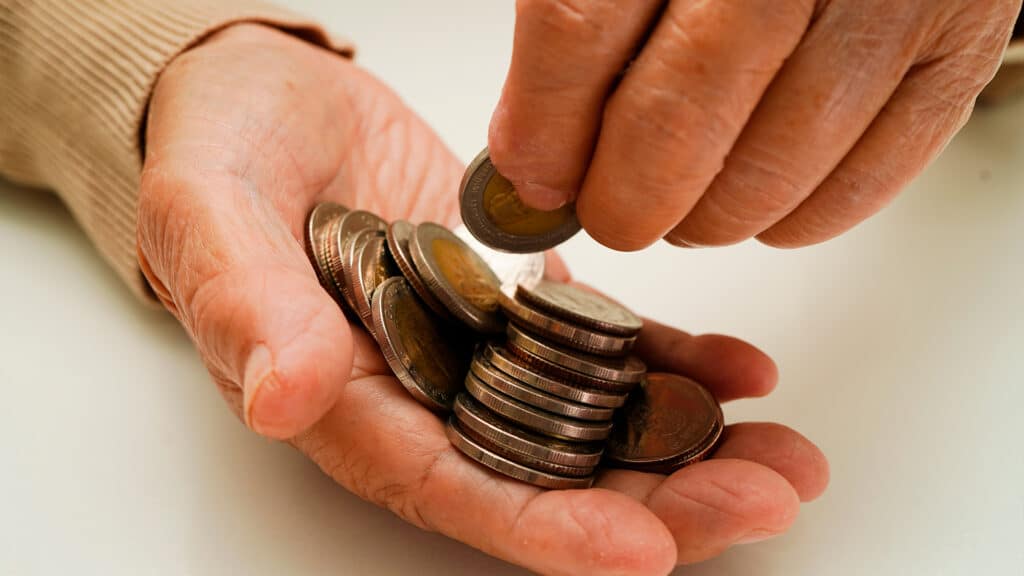 Казахстанцам хотят позволить снимать 50% накоплений - ОСДП