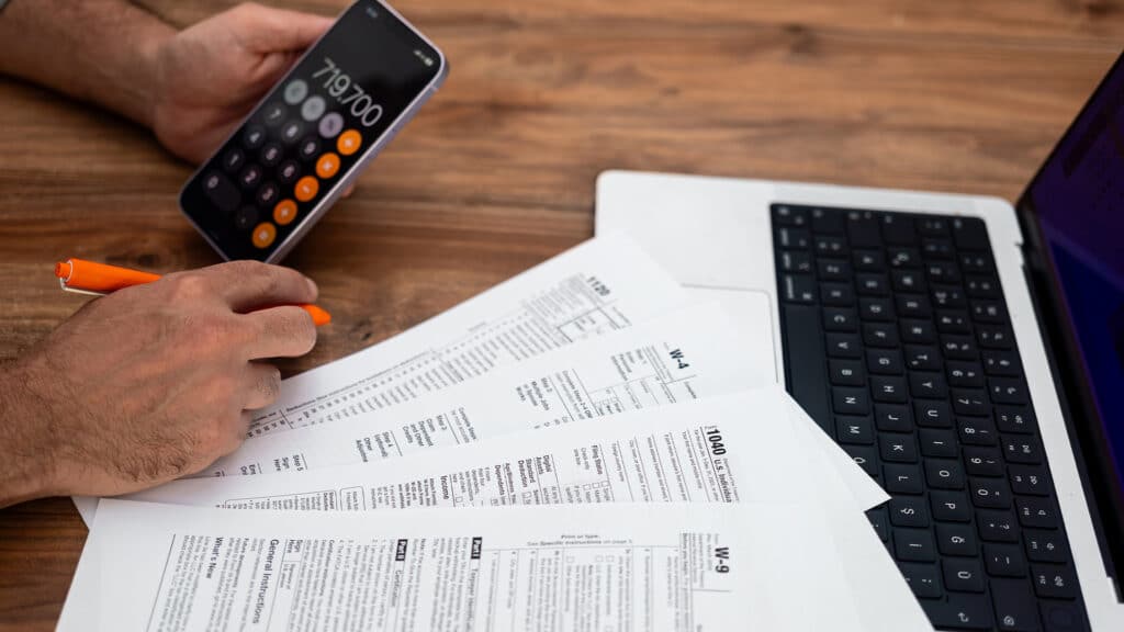 Жумангарин рассказал, когда чиновники начнут публиковать свои декларации