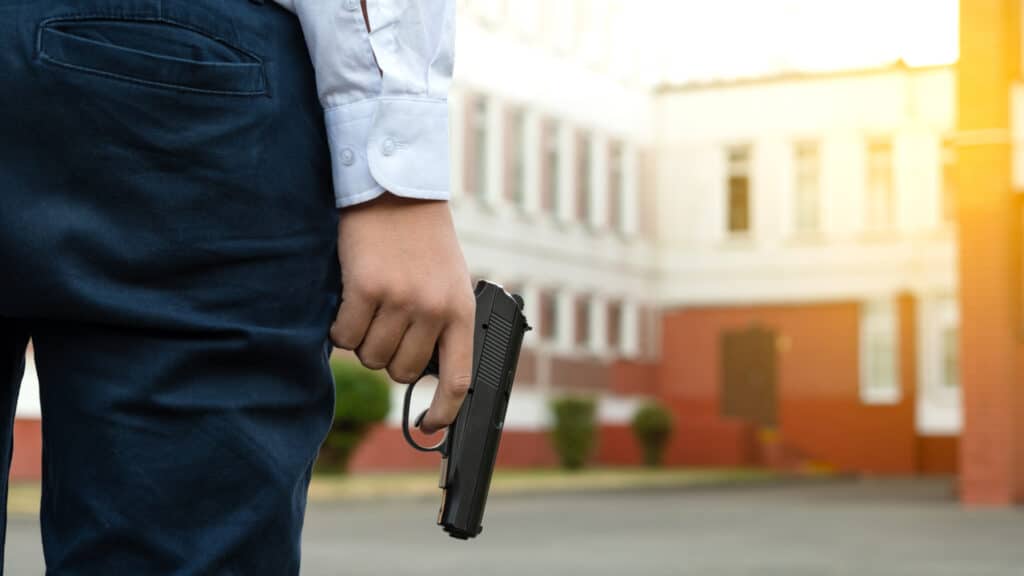 Актау снова накрыла волна сообщений о расстрелах в школах