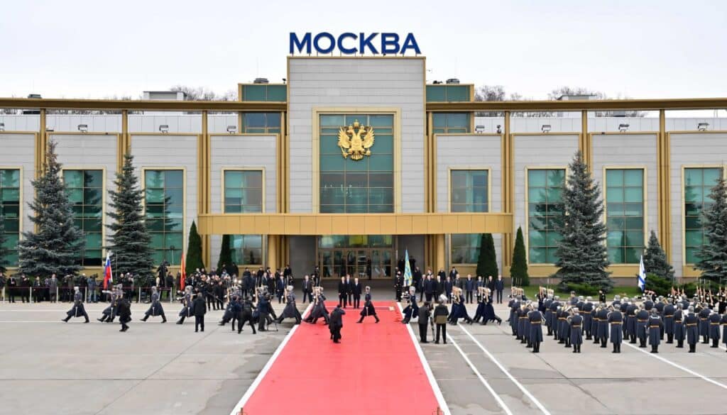 его превосходительство