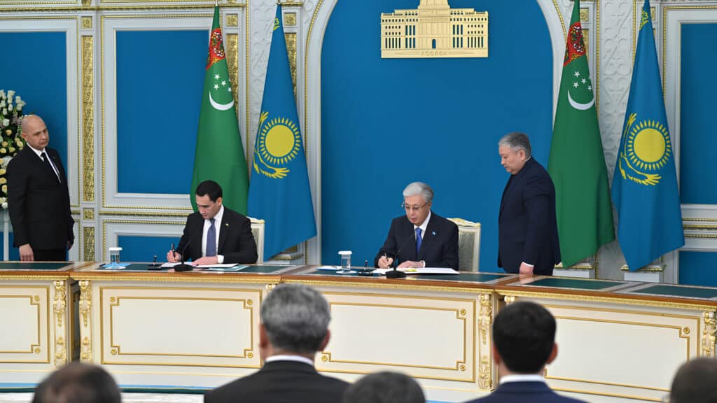 Казахстан и Туркменистан подписали 11 новых соглашений