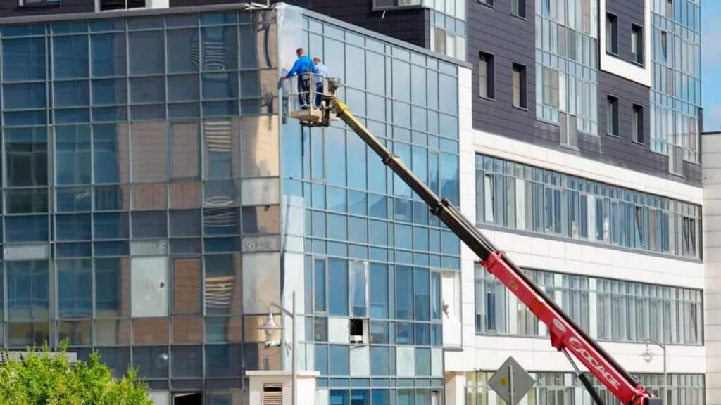 Терминал КТК, по которому на экспорт идет 80% казахстанской нефти, подвергся очередной атаке дронов, пресс-служба администрации Новороссийска, бильд-редактор: Дастан Шанай