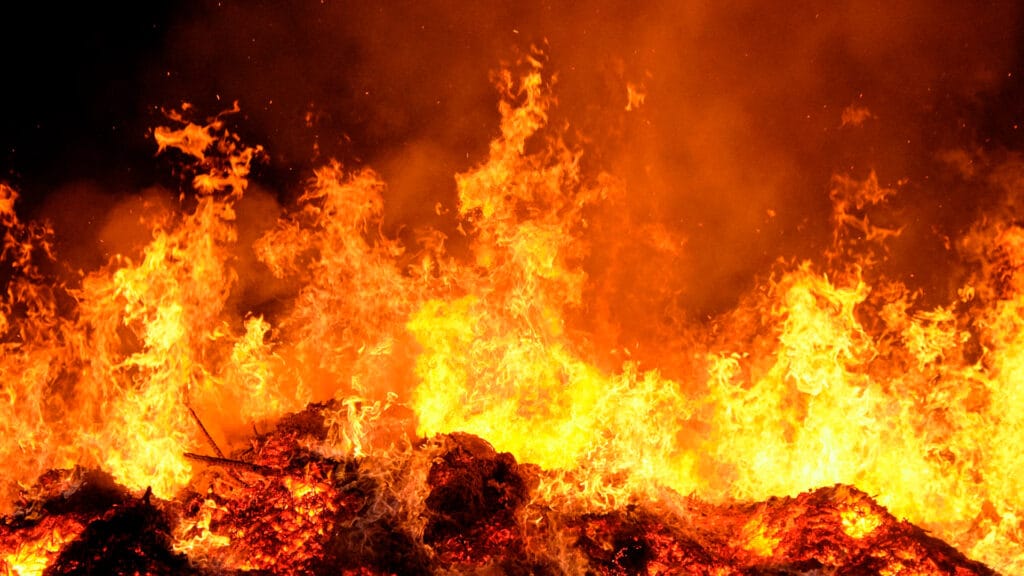 Акимат Алматинской области не хочет помогать жителям после взрыва газа в доме