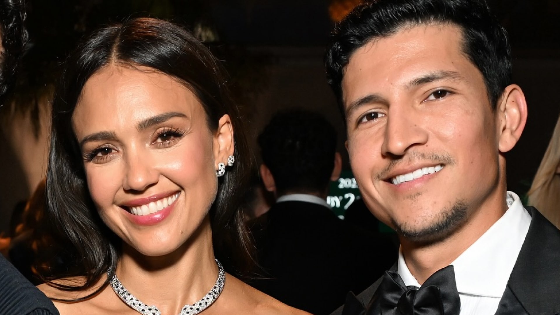 Джессика Альба впервые вышла в свет с возлюбленным, который младше нее на 11 лет