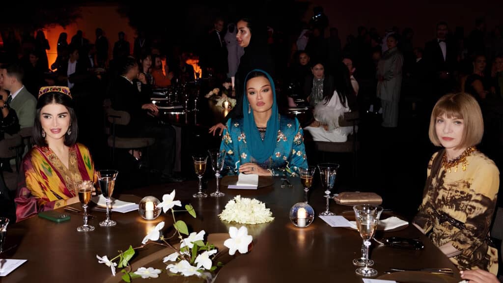 Дочь президента Узбекистана разделила стол с экс-главредом Vogue и шейхой Катара