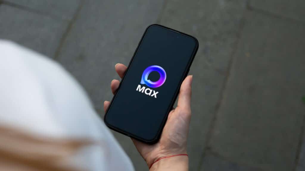 В Казахстане заработал мессенджер Max из России