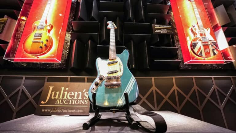 Kurt Cobain’s guitar to go up for auction