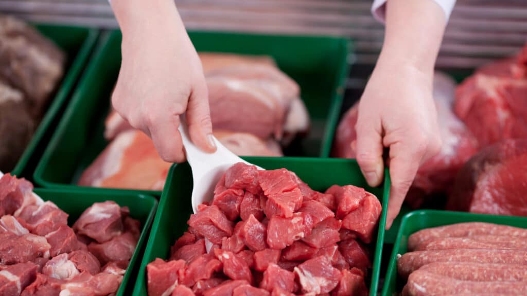 Говядину по цене ниже 3 тыс. тенге за кг обещают продавать на ярмарке в Астане