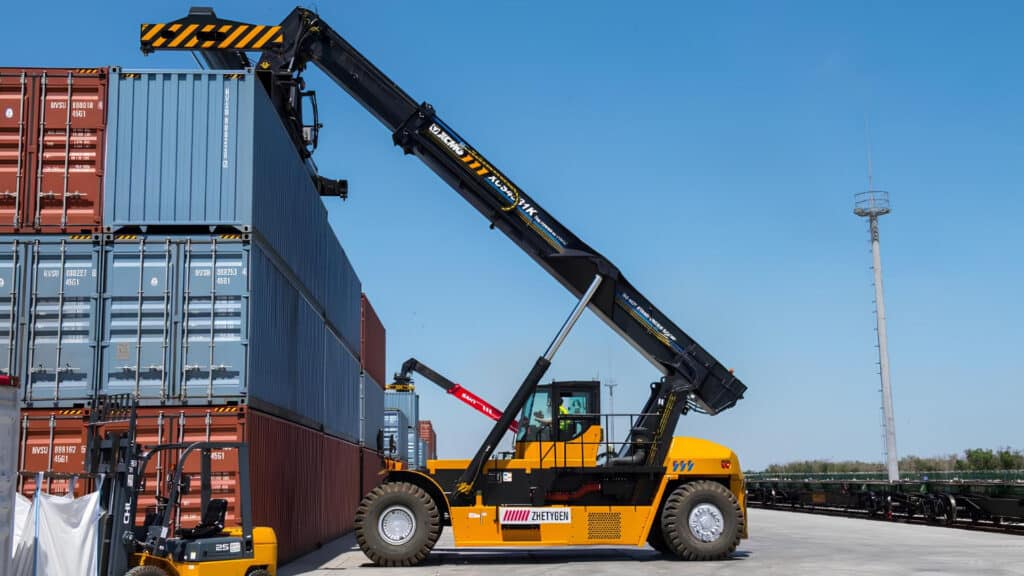 Компания миллионера из Forbes запустит логистический комплекс в Алматинской области