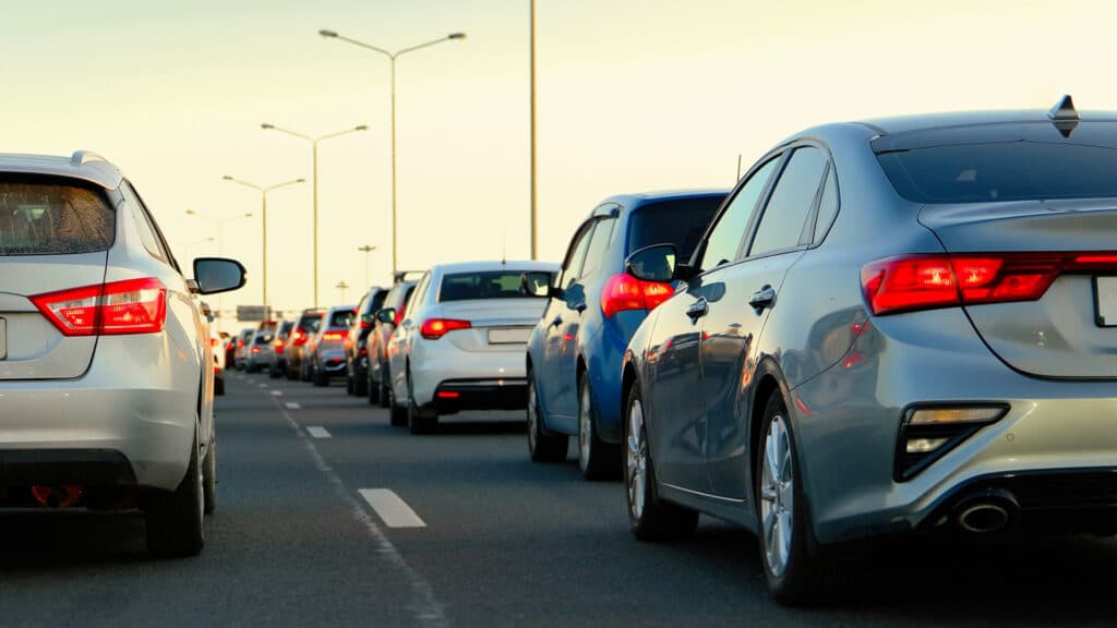 Импортер: тысячи новых авто из Китая застряли на границе с Казахстаном