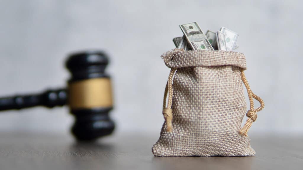 Бизнес в Казахстане хотят штрафовать по обороту компании