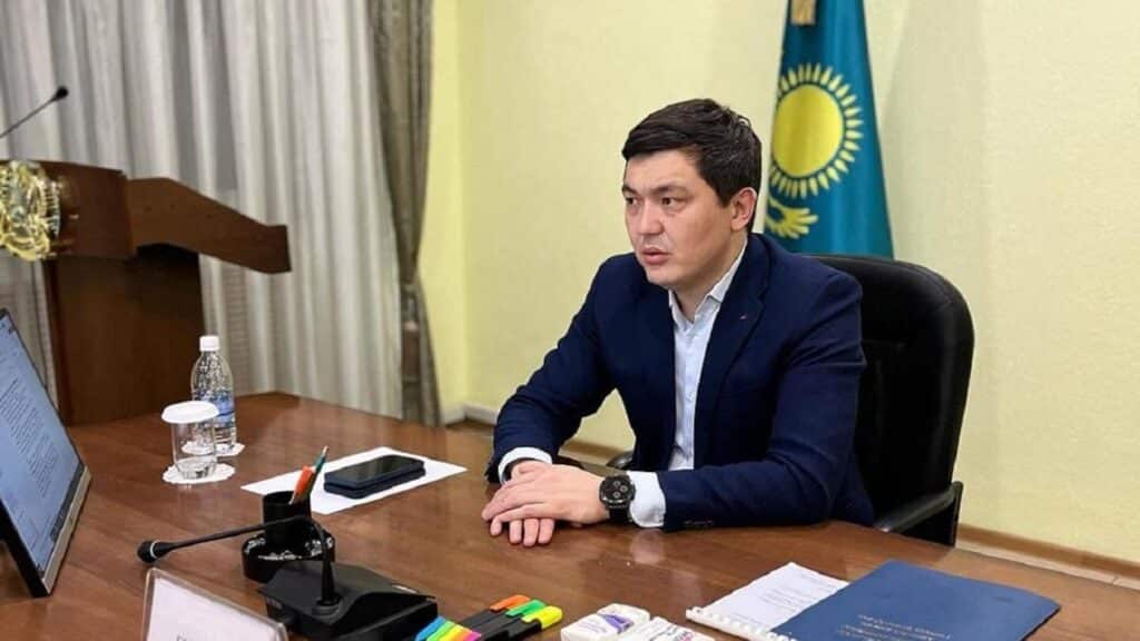 В сети обсуждают пранк с «ИИ-двойником» акима Экибастуза