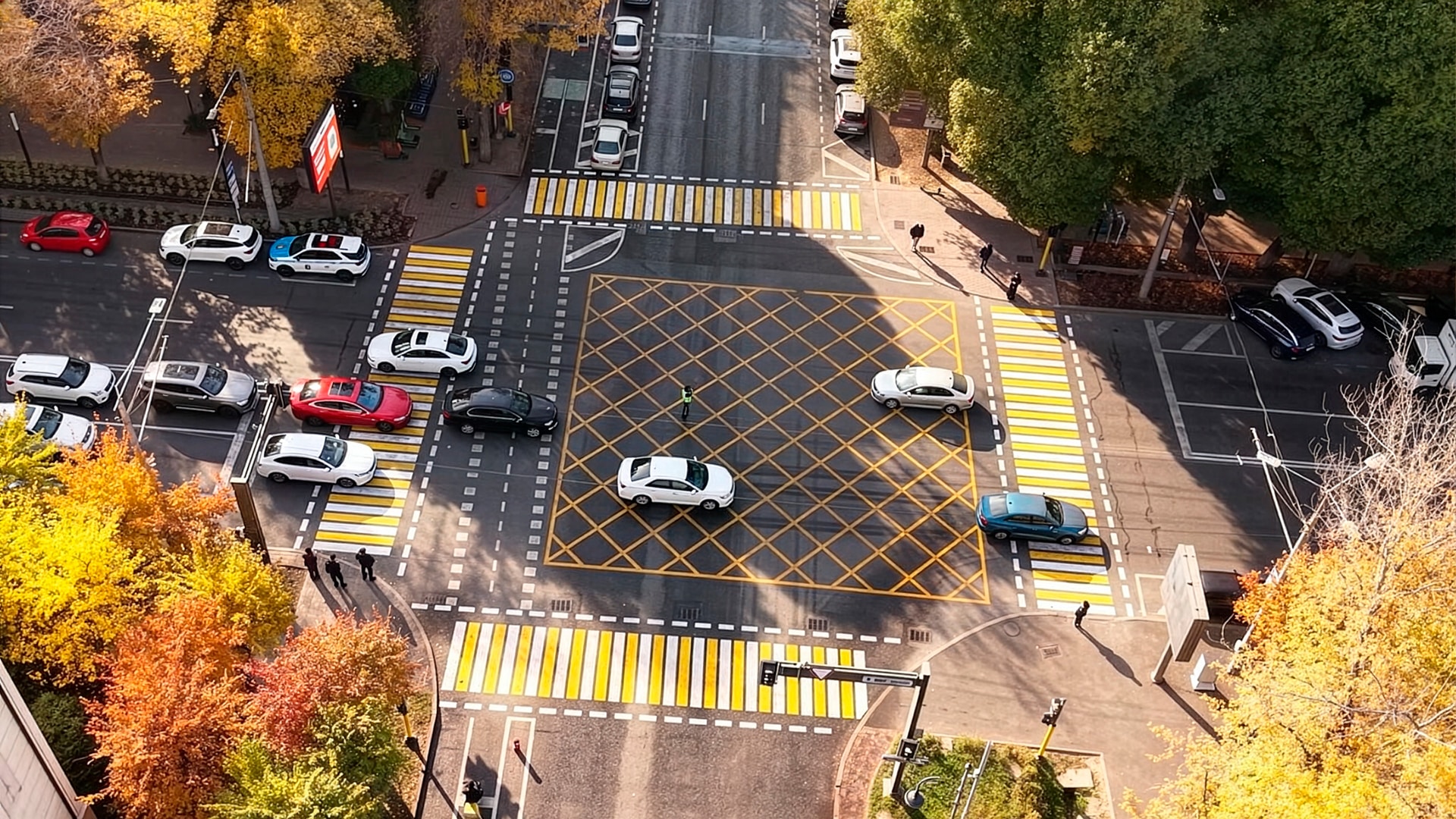 вафельная разметка в Алматы, штрафы за вафельную разметку, выезд за перекресток штраф