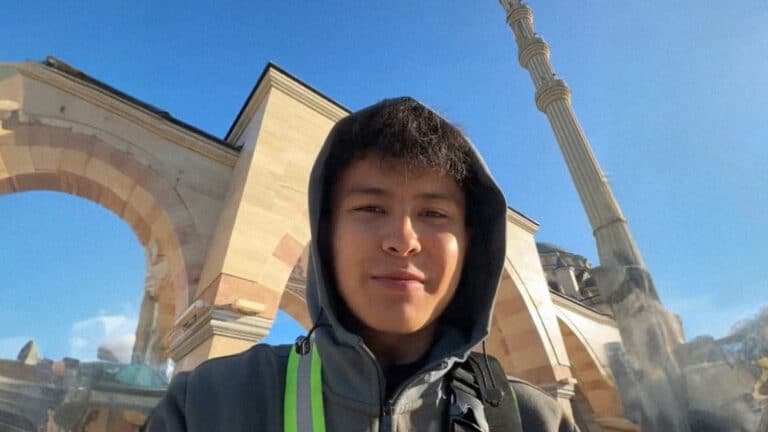 A pilgrimage on wheels: Kazakh man cycles 8,000 km to Medina