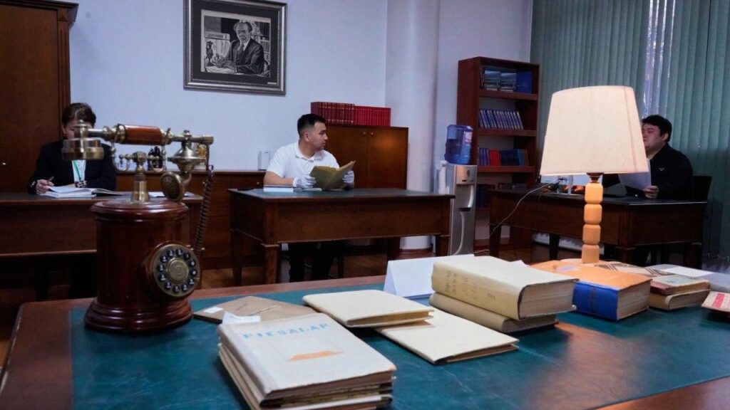 Ұлттық кітапхана Әуезов кабинеті жабылмайтынын мәлімдеді / фото: Ұлттық кітапхана