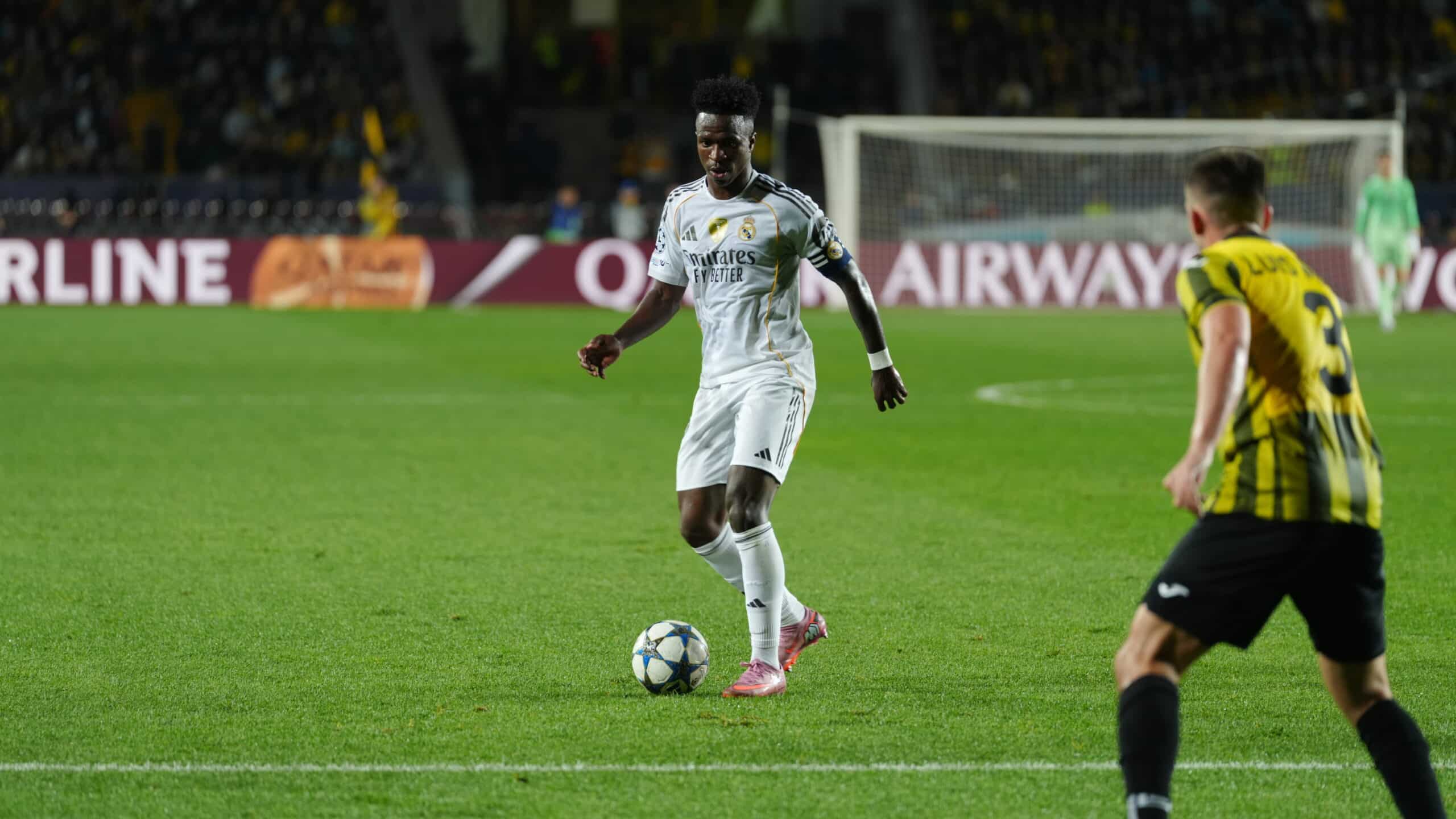 В мадридском «Реале» нарастает напряжение между главным тренером Хаби Алонсо и ведущими футболистами. Наставником недовольны Винисиус, Федерико Вальверде и Джуд Беллингем