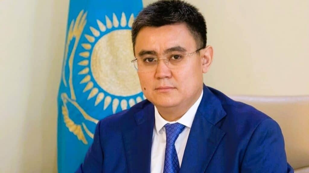 Алматы облысы әкімінің орынбасары Есболатов жаңсақ сөйлегені үшін кешірім сұрады