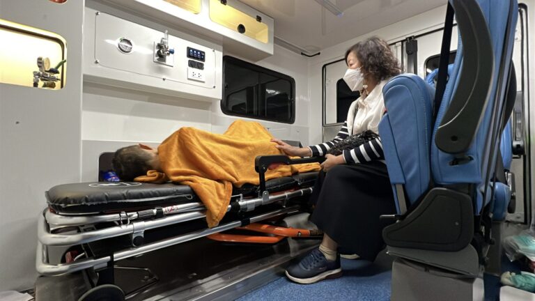 Thai woman revives upon arrival at temple in coffin