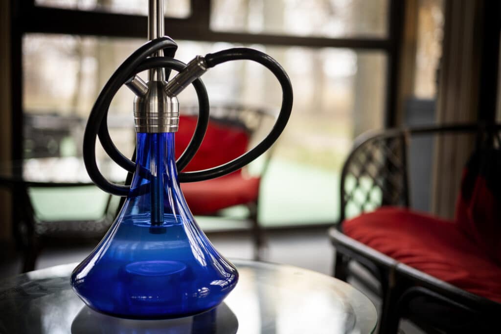 Депутат Куспеков хочет снова легализовать кальянные в Казахстане