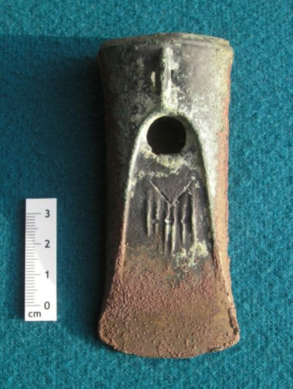 Жетіжар қаласынан табылған қола балта