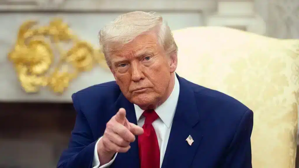 Трамп президент Николас Мадуроны құлату мақсатында ауқымды кампанияны бастауға қатысты тәуекелдер мен артықшылықтарды таразылап отыр / фото: shutterstock