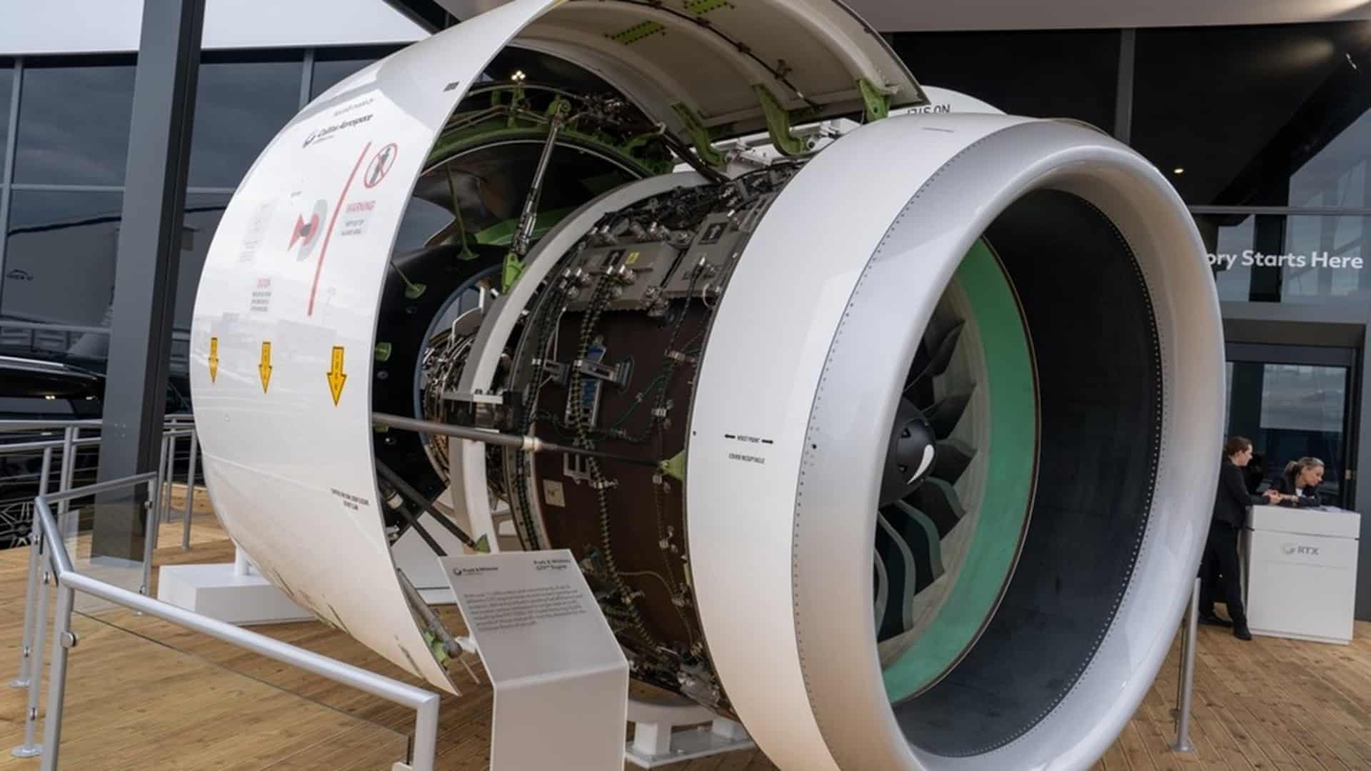 ұшақ моторы