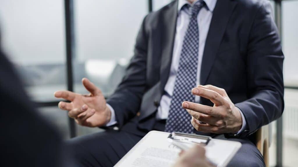 шенеунік әкім орынбасары сөгіс іс жауап