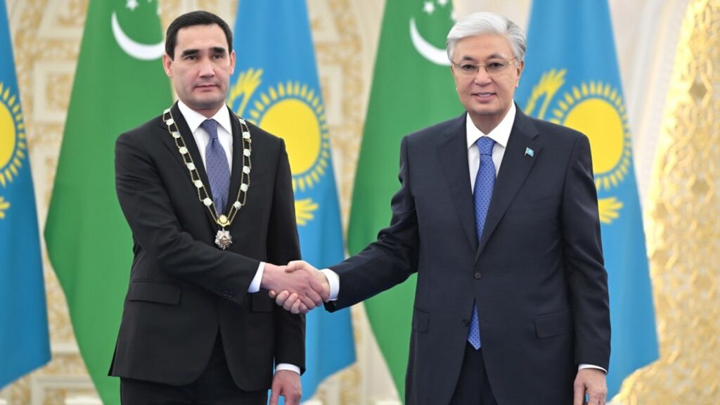 Тоқаев түркімен президентін «Алтын Қыран» орденімен марапаттады