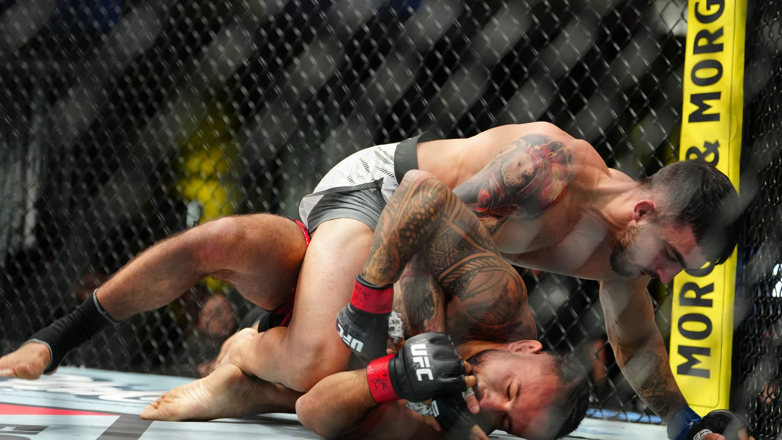 UFC сотрудничает с Федеральным бюро расследований (ФБР) по делу о возможном договорном бое с участием американца Айзека Дулгаряна на турнире UFC Vegas 110 в минувшие выходные.