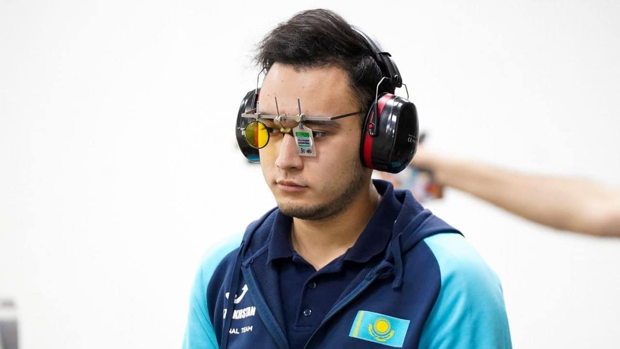Казахстанский стрелок Валерий Рахимжан занял четвертое место на чемпионате мира в Египте в стрельбе из пистолета на дистанции 50 метров.